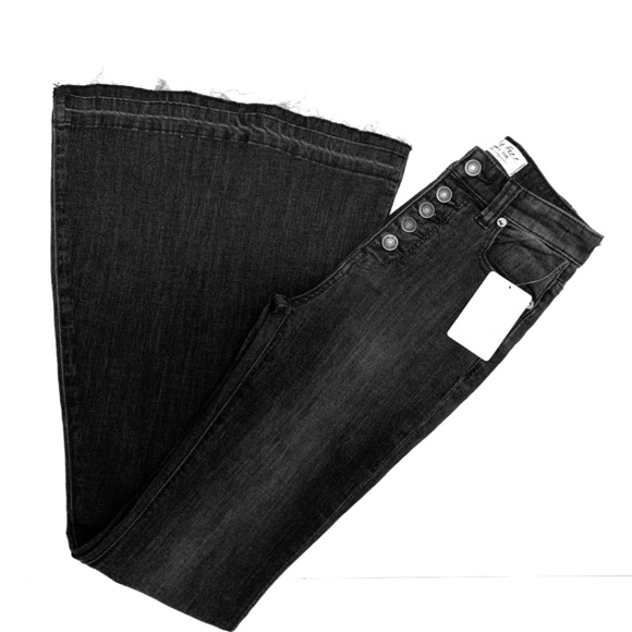 Free People Denim - FREE PEOPLE Irreplaceable Flare Jeans Size 25